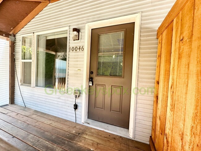 property at 10046 N Lombard St