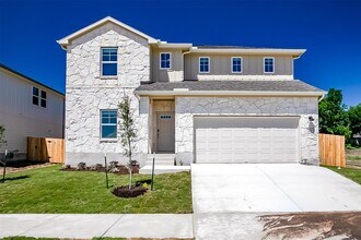 107 Greenspire Downs Dr in Hutto, TX - Building Photo - Building Photo