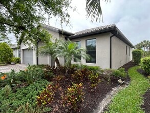 17171 Anesbury Pl in Ft. Myers, FL - Building Photo - Building Photo