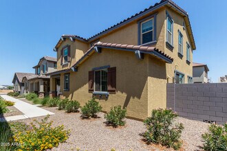 3813 N 100th Dr in Avondale, AZ - Building Photo - Building Photo