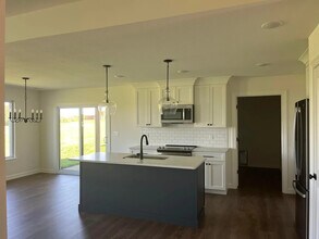 1817 Wes Milligan Ln in Columbia, MO - Foto de edificio - Building Photo
