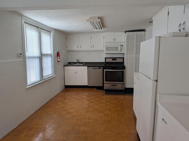 272 3rd St in Jersey City, NJ - Building Photo - Building Photo