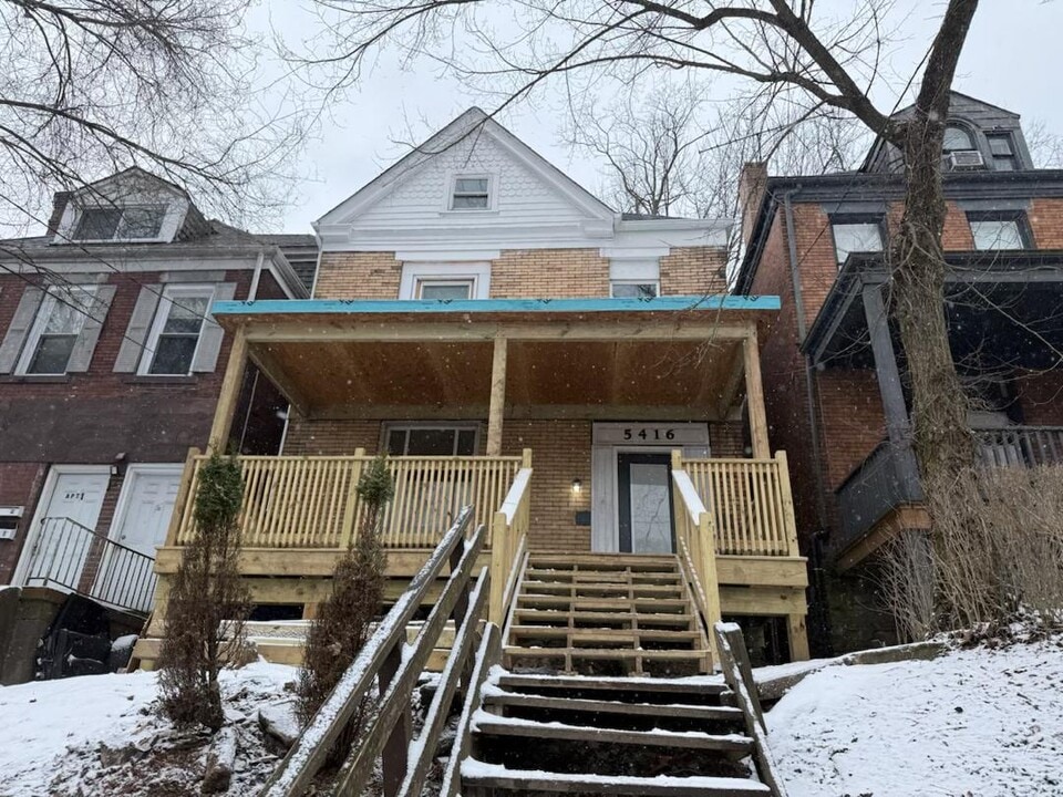 5416 Black St, Unit 2 in Pittsburgh, PA - Foto de edificio