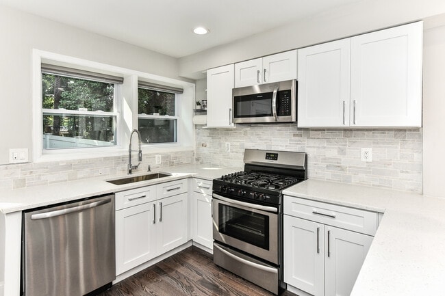 property at 1350 Dexter Terrace SE