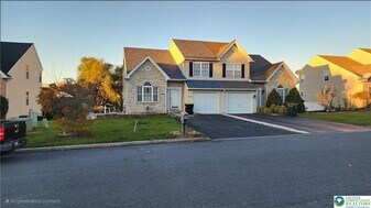 2285 Juniper Dr in Coplay, PA - Building Photo