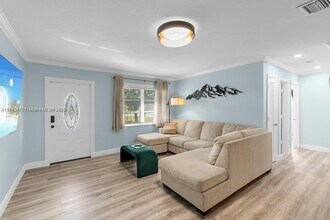 5817 NW 70th Terrace in Tamarac, FL - Building Photo - Building Photo