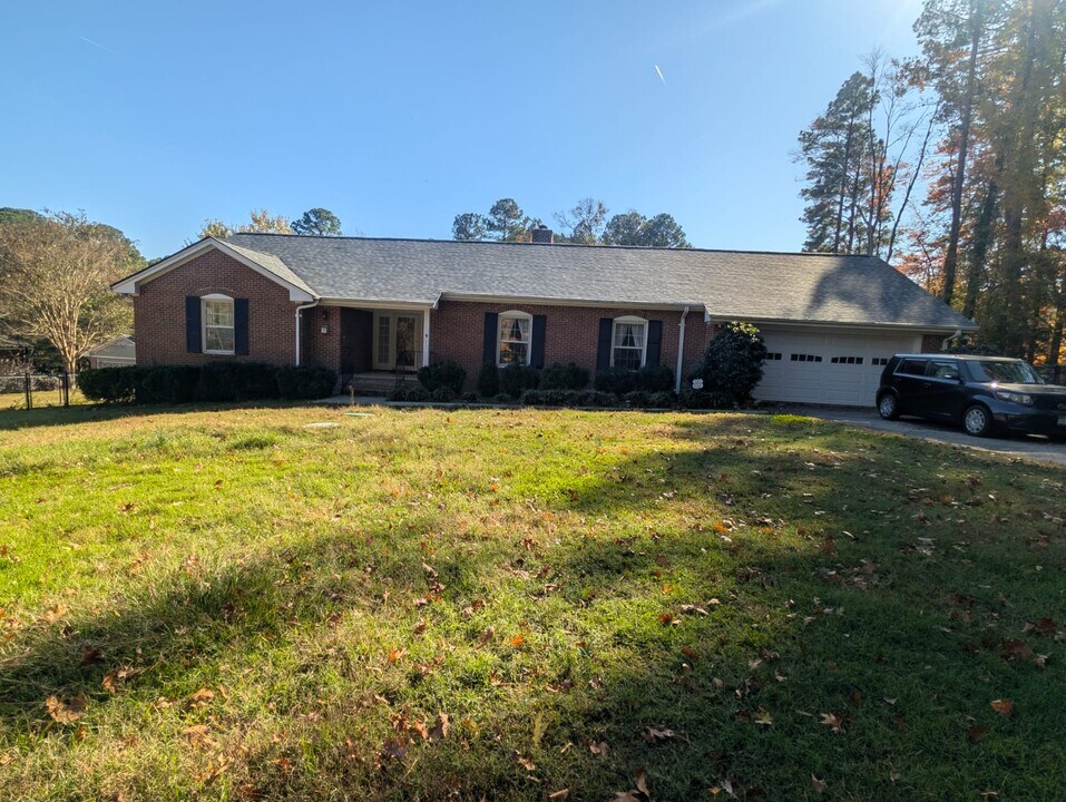 8913 Oneal Rd in Raleigh, NC - Foto de edificio