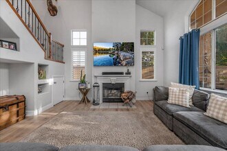 195 Wathen Ave in Clovis, CA - Building Photo - Building Photo