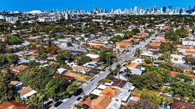 2469 SW 15th St in Miami, FL - Building Photo - Building Photo