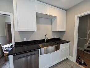 22 Newcastle Rd, Unit 22 in Boston, MA - Building Photo - Building Photo