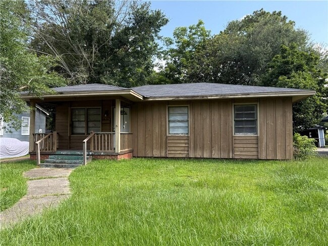 property at 6 Elizabeth Ave