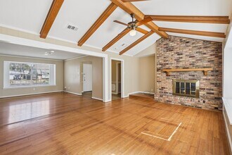 10015 Warwana Rd in Houston, TX - Building Photo - Building Photo