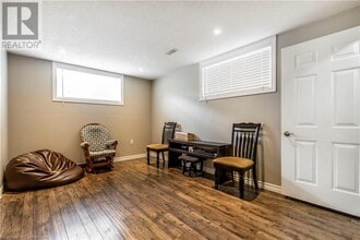 151 Hardcastle Dr in Cambridge, ON - Building Photo - Building Photo