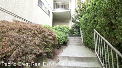 2034 Minor Ave E in Seattle, WA - Foto de edificio - Building Photo