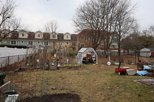 31 June St in Boston, MA - Foto de edificio - Building Photo