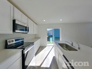 7729 Hollenbeck Wy in Jacksonville, FL - Building Photo - Building Photo