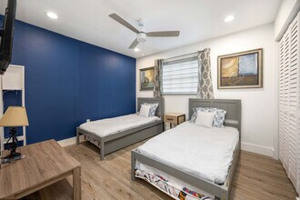 8444 Sheraton Dr in Miramar, FL - Building Photo - Building Photo