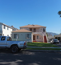 432 N Lomita St in Burbank, CA - Building Photo - Building Photo