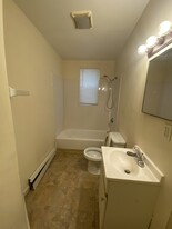 102 Winthrop St Apartments