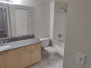 2474 Centergate Dr in Miramar, FL - Building Photo - Building Photo