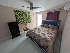 2453 NW 73rd Ave in Sunrise, FL - Building Photo