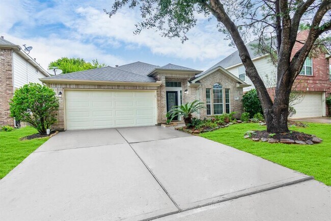 16510 Bluff Springs Dr in Houston, TX - Building Photo - Building Photo