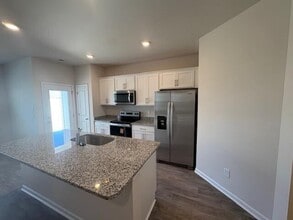 3404 Sunstone Wy in Greenville, NC - Foto de edificio - Building Photo