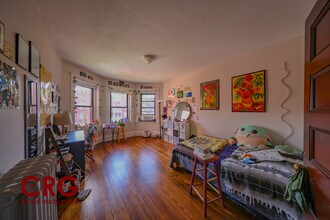 1855 Beacon St, Unit 2 in Brookline, MA - Building Photo - Building Photo