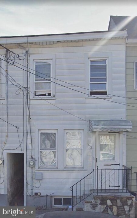 333 Rusling St in Trenton, NJ - Building Photo