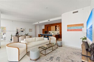 2678 Tigertail Ave in Miami, FL - Building Photo