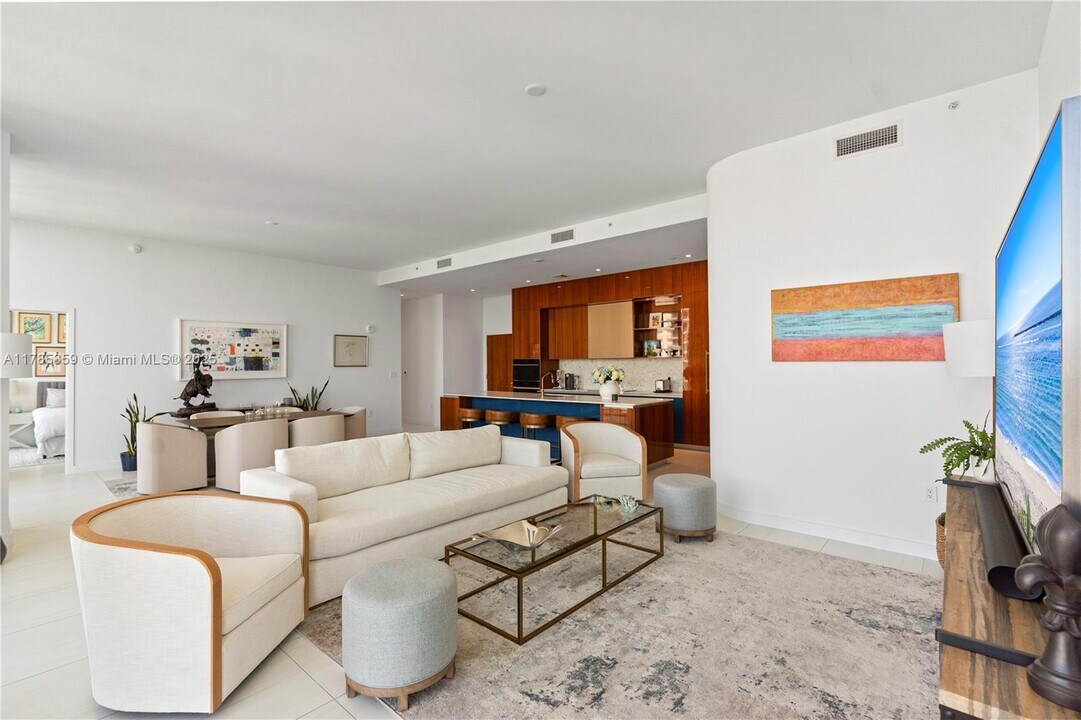 2678 Tigertail Ave in Miami, FL - Building Photo