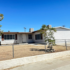 661 Patricia Ave in Barstow, CA - Foto de edificio