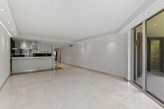 181 Crandon Blvd in Key Biscayne, FL - Building Photo - Building Photo