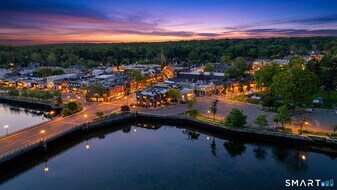 14 Post Rd E in Westport, CT - Building Photo