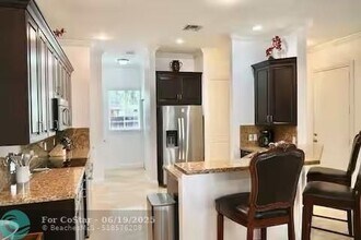 700 SW 8th Way in Fort Lauderdale, FL - Building Photo - Building Photo