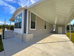 1005 American Ln in Brooksville, FL - Building Photo - Building Photo