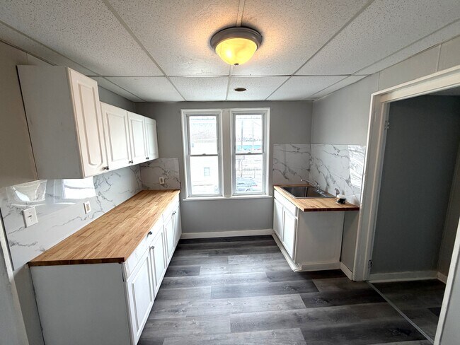 124 E 21st St, Unit 2