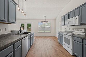 8517 High School Blvd in Navarre, FL - Building Photo - Building Photo