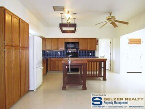 11900 Hewlett and Sturtevant Rd in Hopland, CA - Building Photo - Building Photo