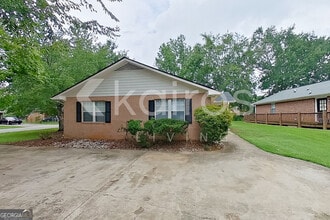 305 Deer Park Dr in Athens, GA - Building Photo - Building Photo
