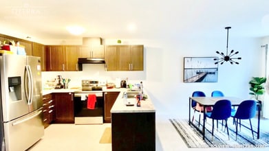 135 Hardcastle Dr in Cambridge, ON - Building Photo - Building Photo