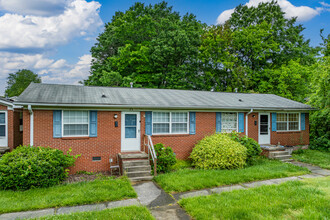 Lincoln Grove Apartments in Greensboro, NC - Building Photo - Primary Photo