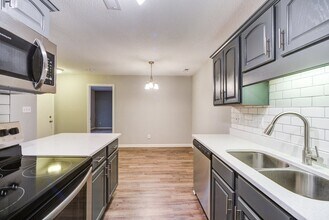 Triangle Park Apartments in Durham, NC - Building Photo - Building Photo