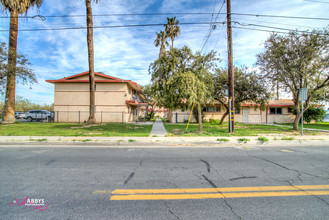 900 Terrace Way in Bakersfield, CA - Building Photo - Building Photo