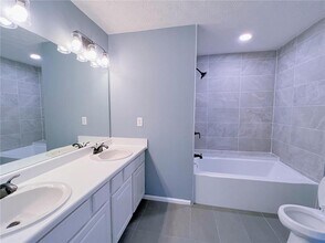 1438 Vintage Pointe Dr in Lawrenceville, GA - Building Photo - Building Photo