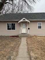 302 N Taylor St in Lexington, NE - Building Photo