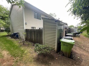 5851 Shady Grove Cir in Raleigh, NC - Building Photo - Building Photo