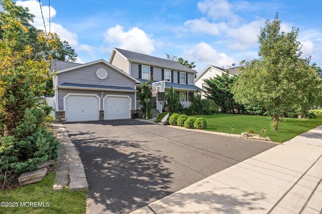 7 Linden Ave in West Long Branch, NJ - Building Photo - Building Photo