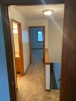 1325 Camden Way in Waukesha, WI - Building Photo