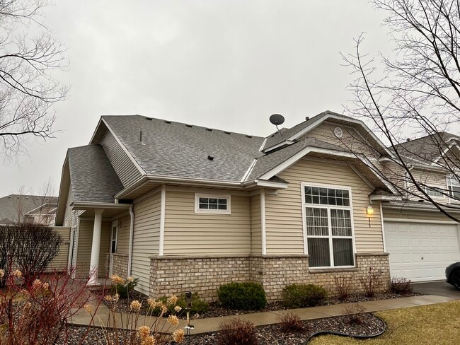property at 475 Hickory Ln N